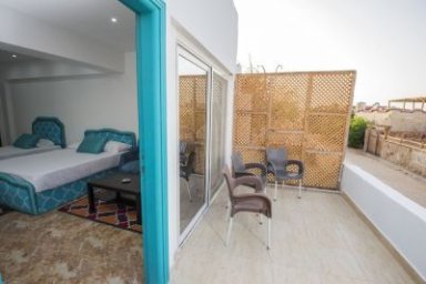LILLY ROOMS AND STUDIOS